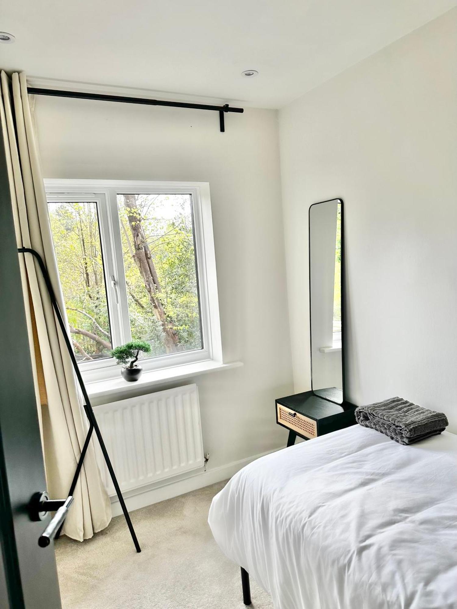 Canal Mews - 1 Min From Trafford Centre And 2 Min M60! Manchester