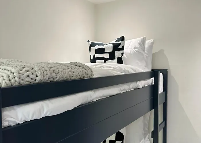 Canal Mews - 1 Min From Trafford Centre And 2 Min M60!